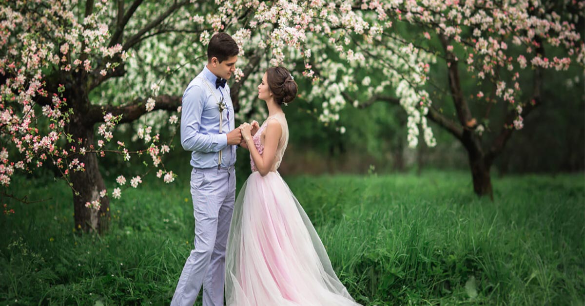 Zaczyna się sezon weselny – co musisz wiedzieć o organizacji wesela wiosną?